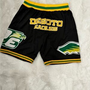 DESOTO BASKETBALL
SHORTS BLACK
SZ: L